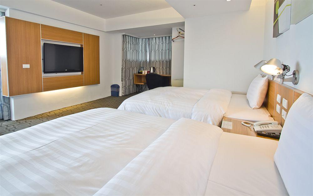 Hotel Hi - Xinmin Città di Chiayi Esterno foto