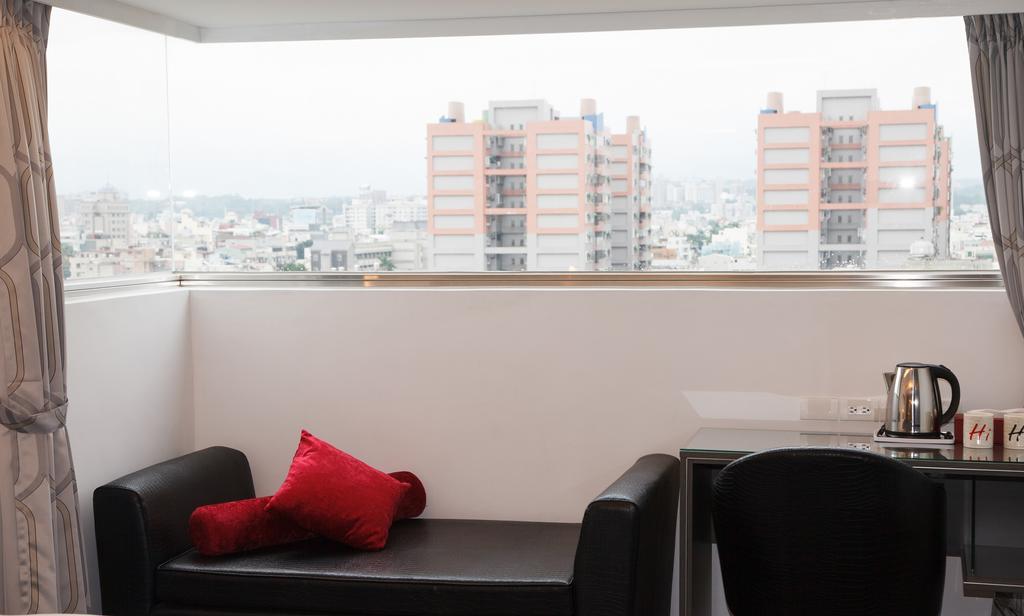 Hotel Hi - Xinmin Città di Chiayi Esterno foto