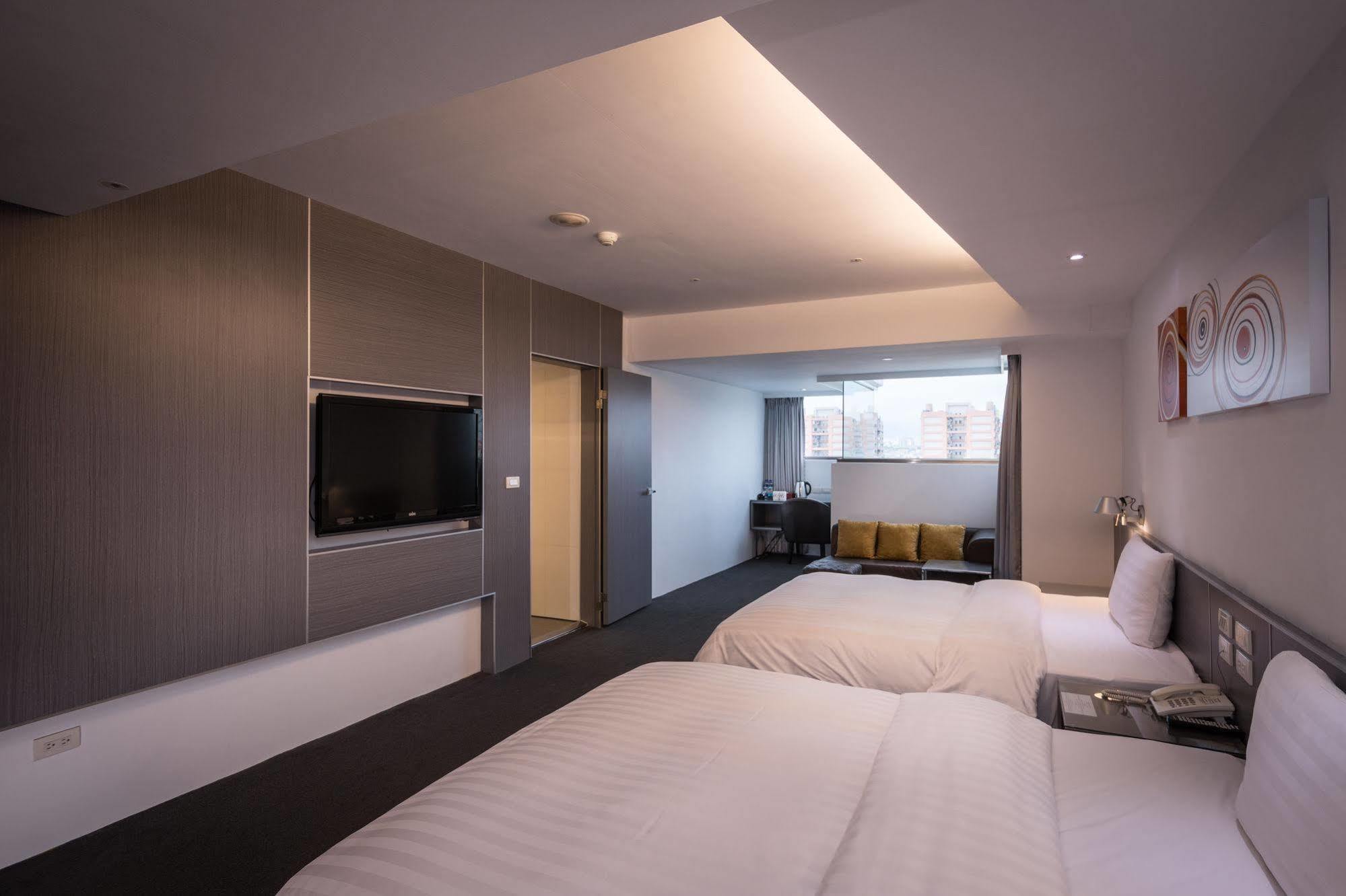 Hotel Hi - Xinmin Città di Chiayi Esterno foto